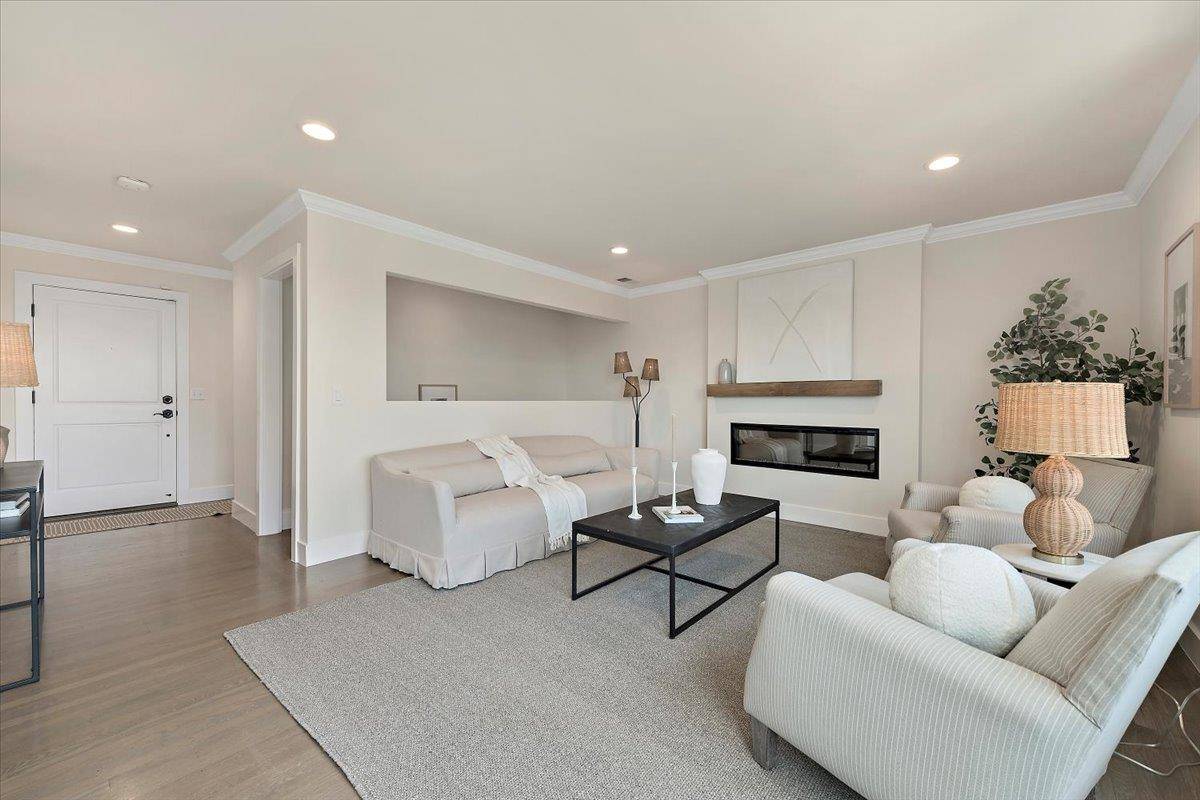 San Carlos, CA 94070,333 Oakview Drive