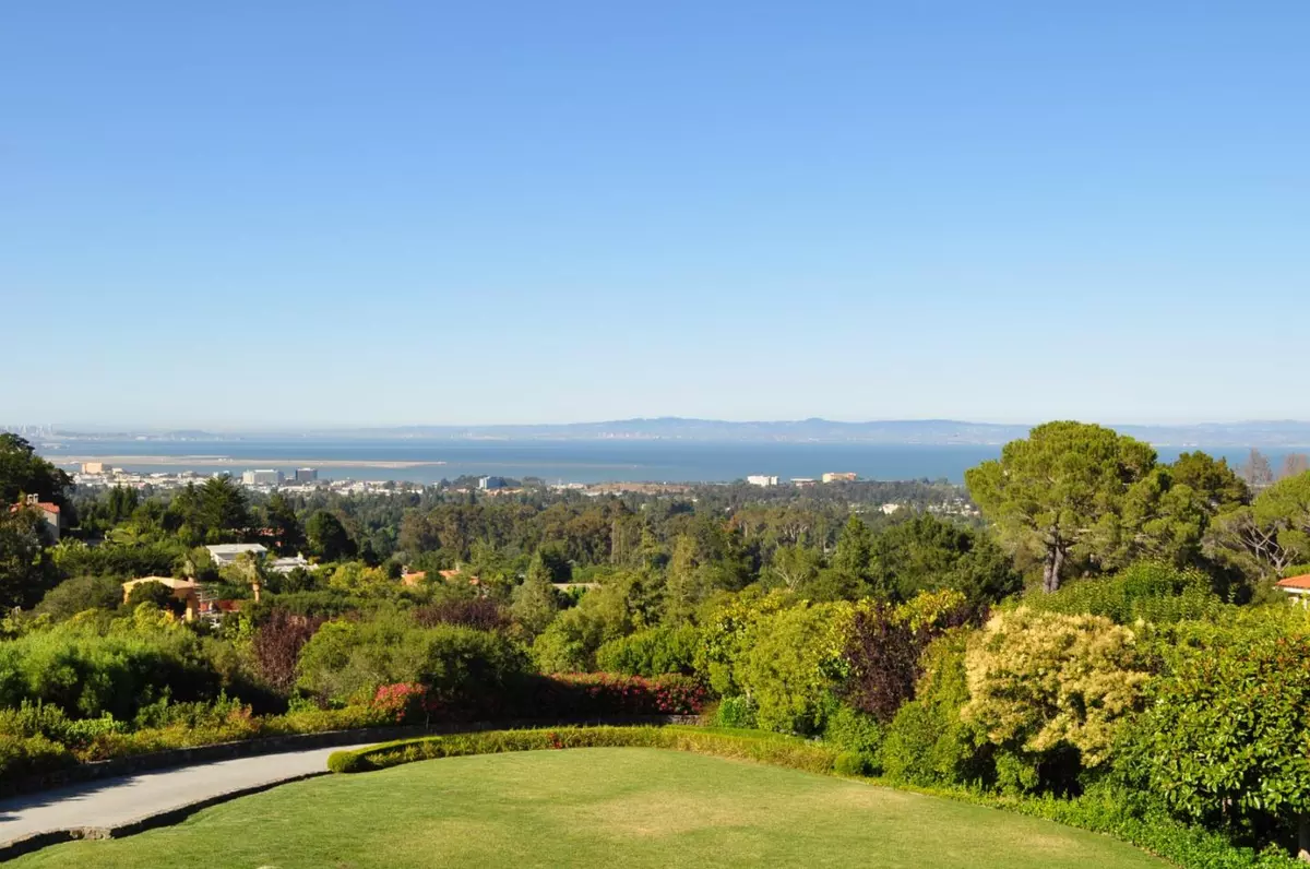 Hillsborough, CA 94010,3080A Ralston Avenue