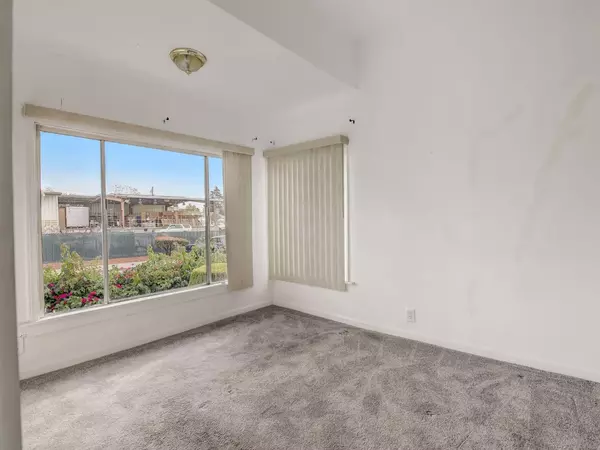 Oakland, CA 94608,1164 Ocean Avenue