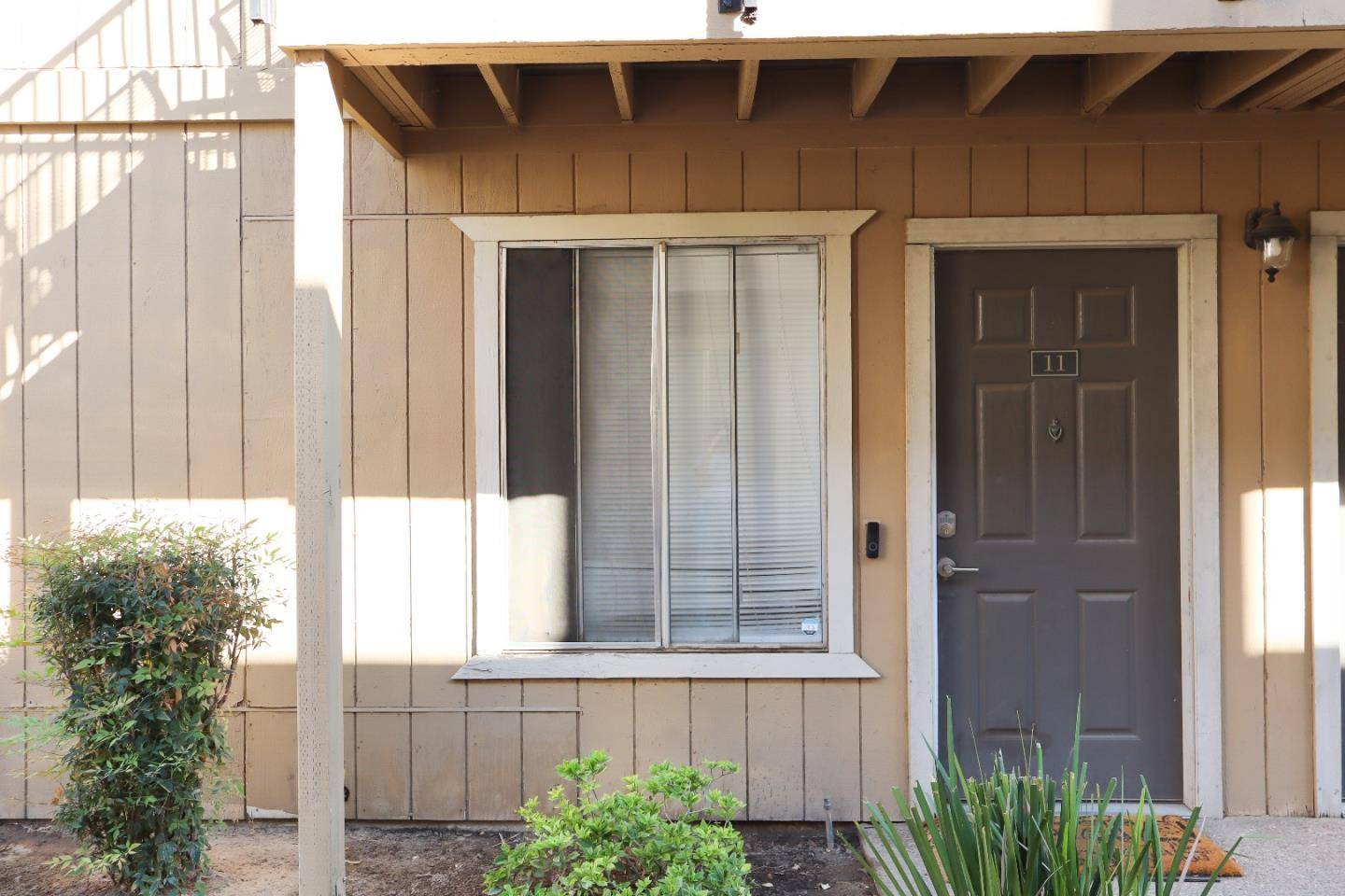1819 S Cherokee Lane #11, Lodi, CA 95240