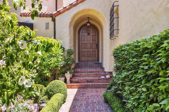 Burlingame, CA 94010,2307 Easton Drive