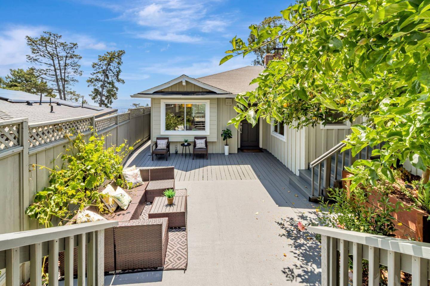 Oakland, CA 94611,6827 Ridgewood Drive