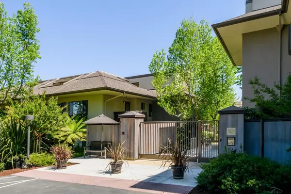 2140 Santa Cruz Avenue #E 104, Menlo Park, CA 94025