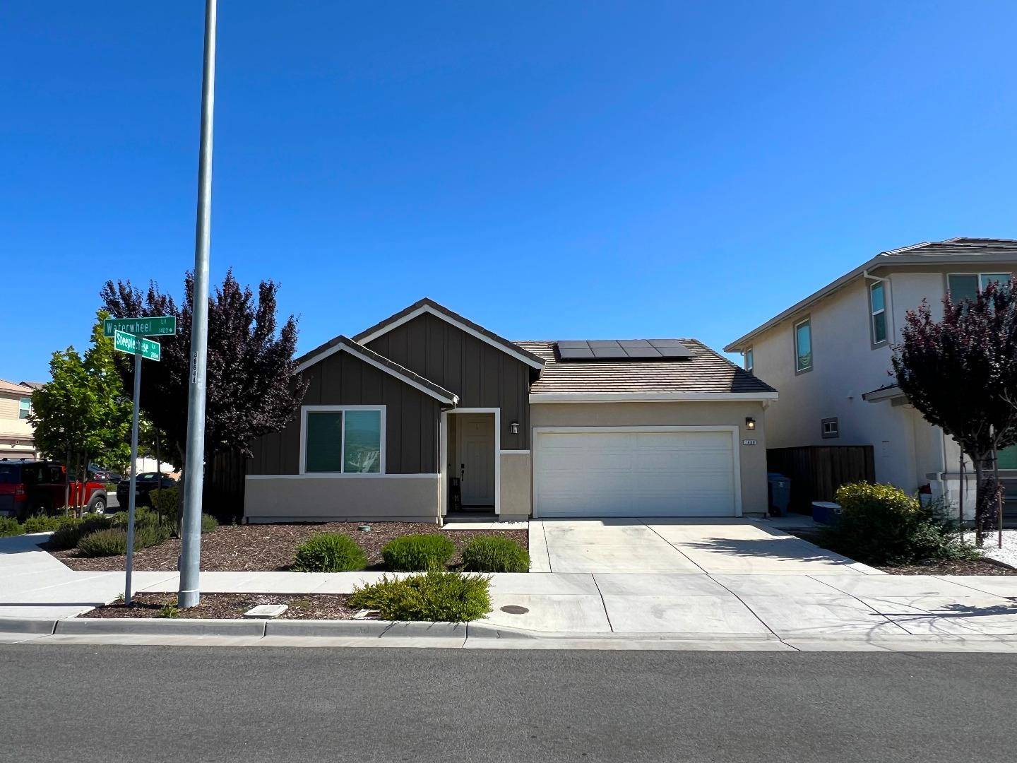 Hollister, CA 95023,1460 Waterwheel Lane
