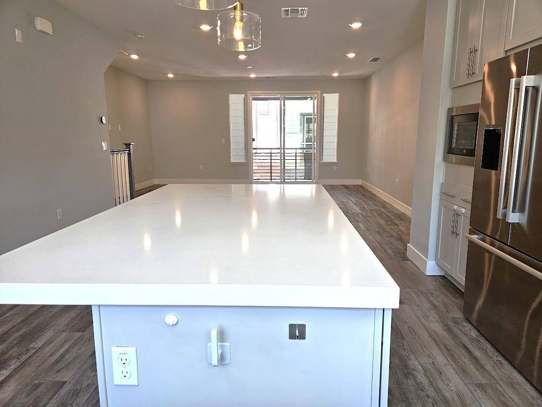 Mountain View, CA 94040,122 Ranch Lane