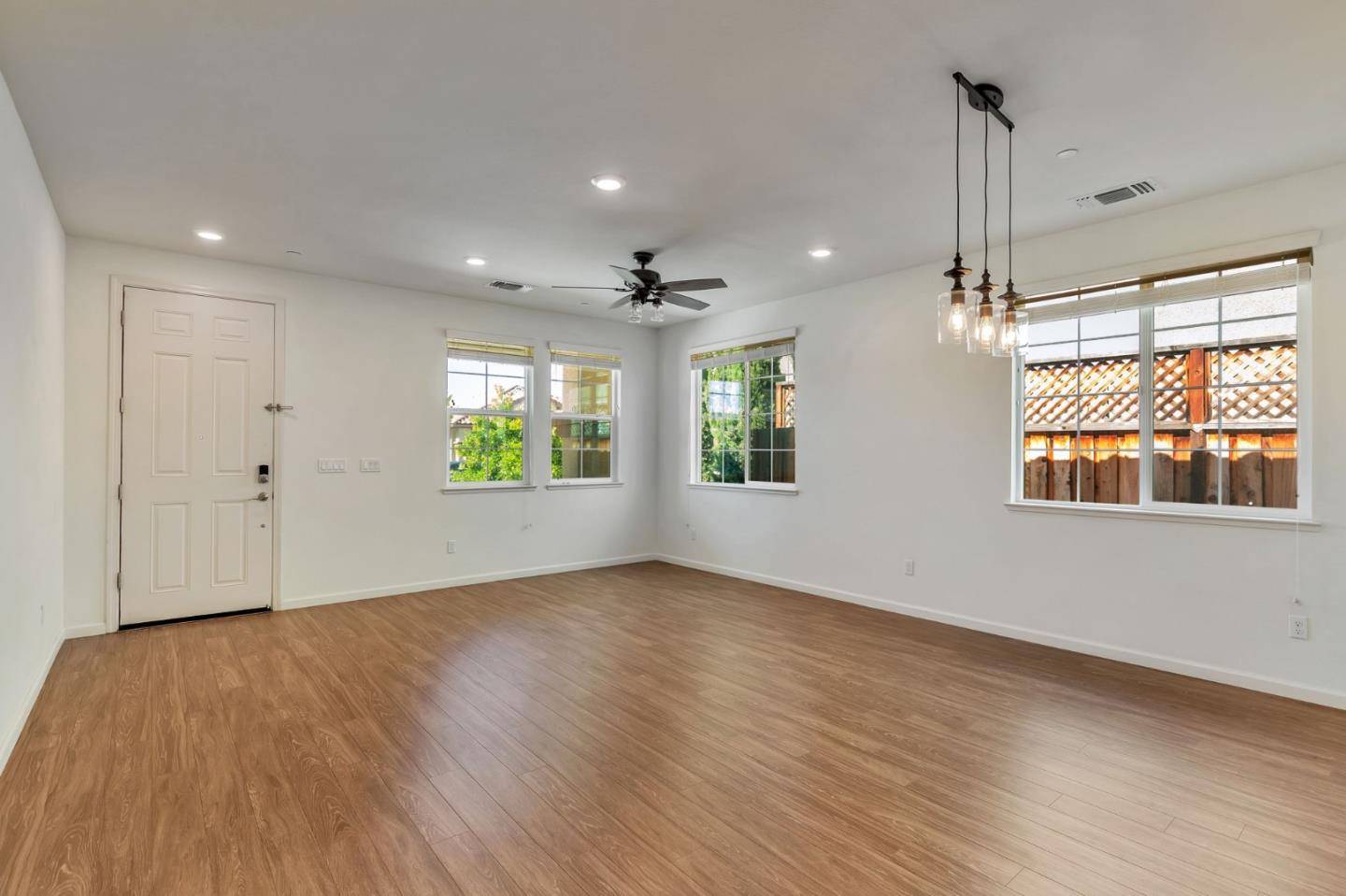 Hollister, CA 95023,1254 Steinbeck Drive