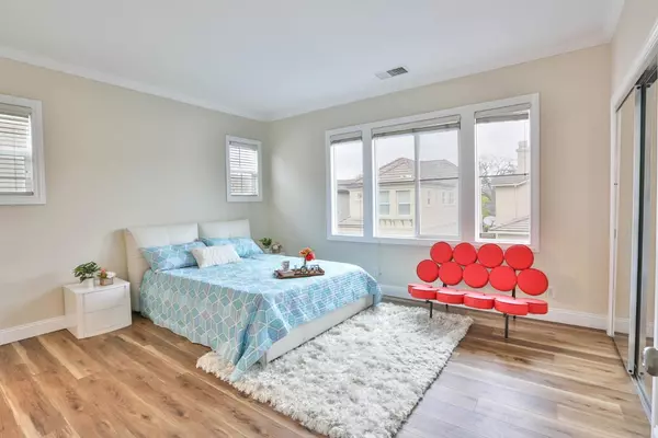 Sunnyvale, CA 94086,1051 W Iowa Avenue