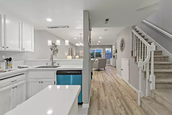 Campbell, CA 95008,340 W Sunnyoaks Avenue