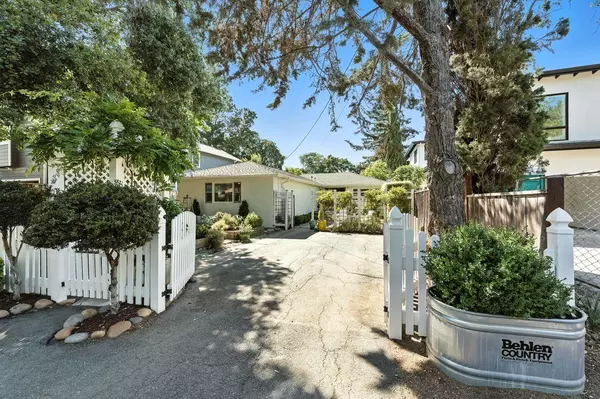 1422 W Selby Lane, Redwood City, CA 94061