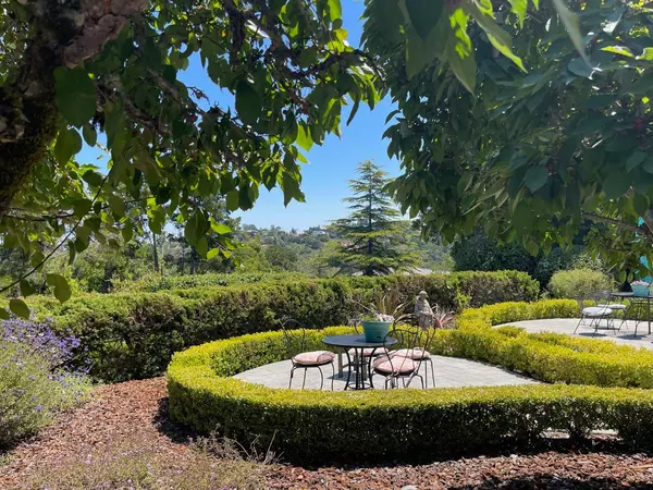 Hillsborough, CA 94010,55 Glengarry Way