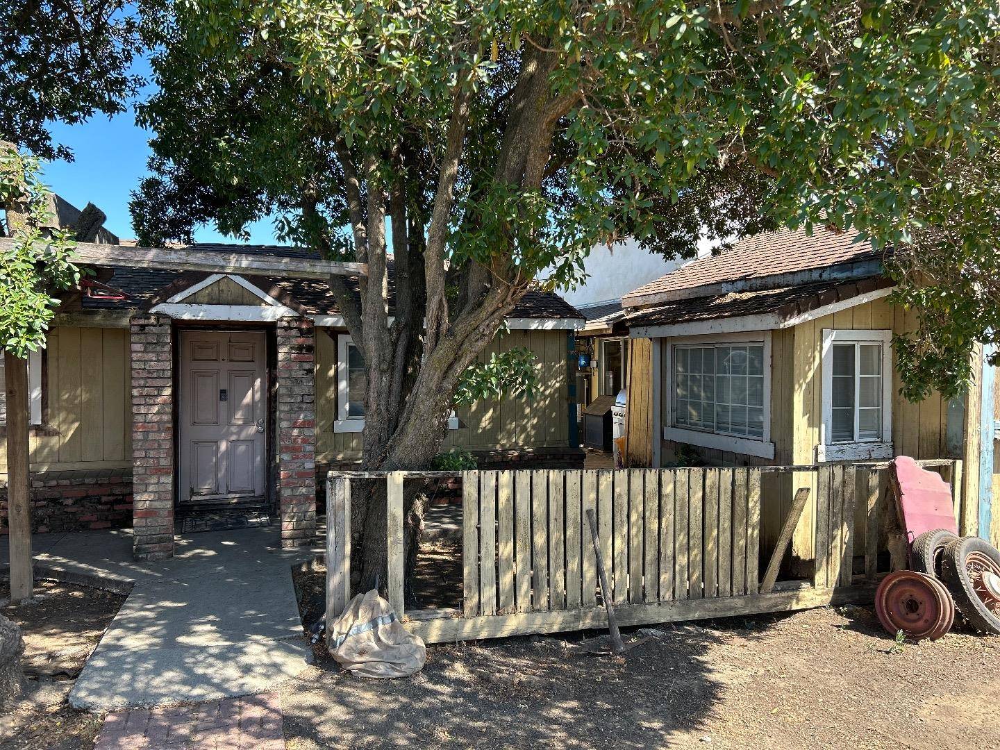 Gilroy, CA 95020,2160 Pacheco Pass Highway