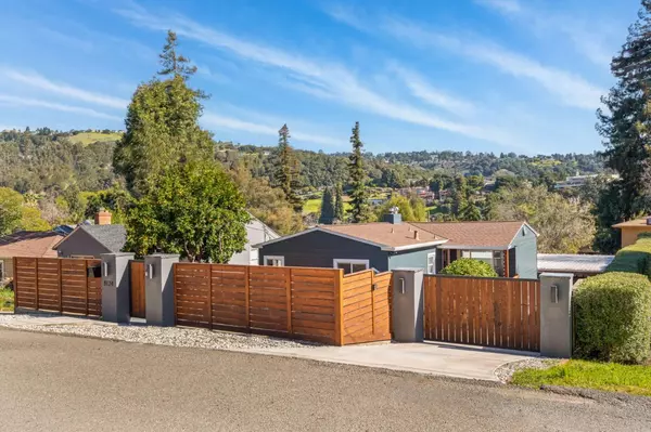 Oakland, CA 94605,8124 Greenly Drive
