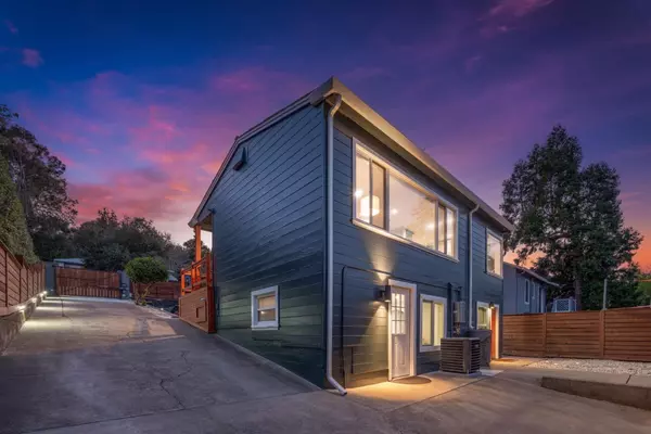 Oakland, CA 94605,8124 Greenly Drive