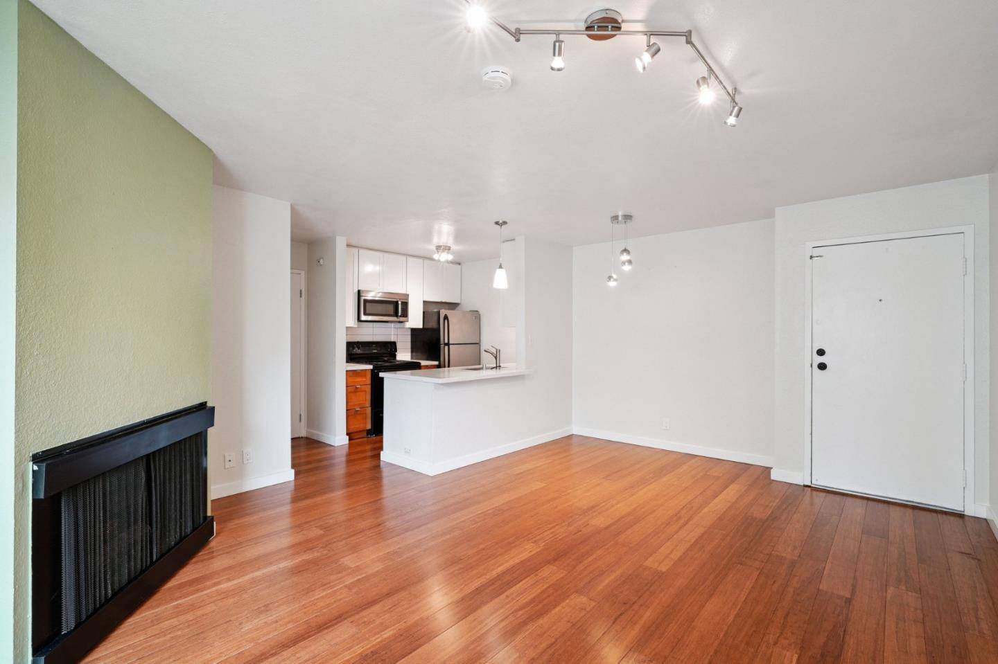Daly City, CA 94015,370 Imperial Way #218