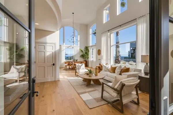 Capitola, CA 95010,102 Livermore Avenue