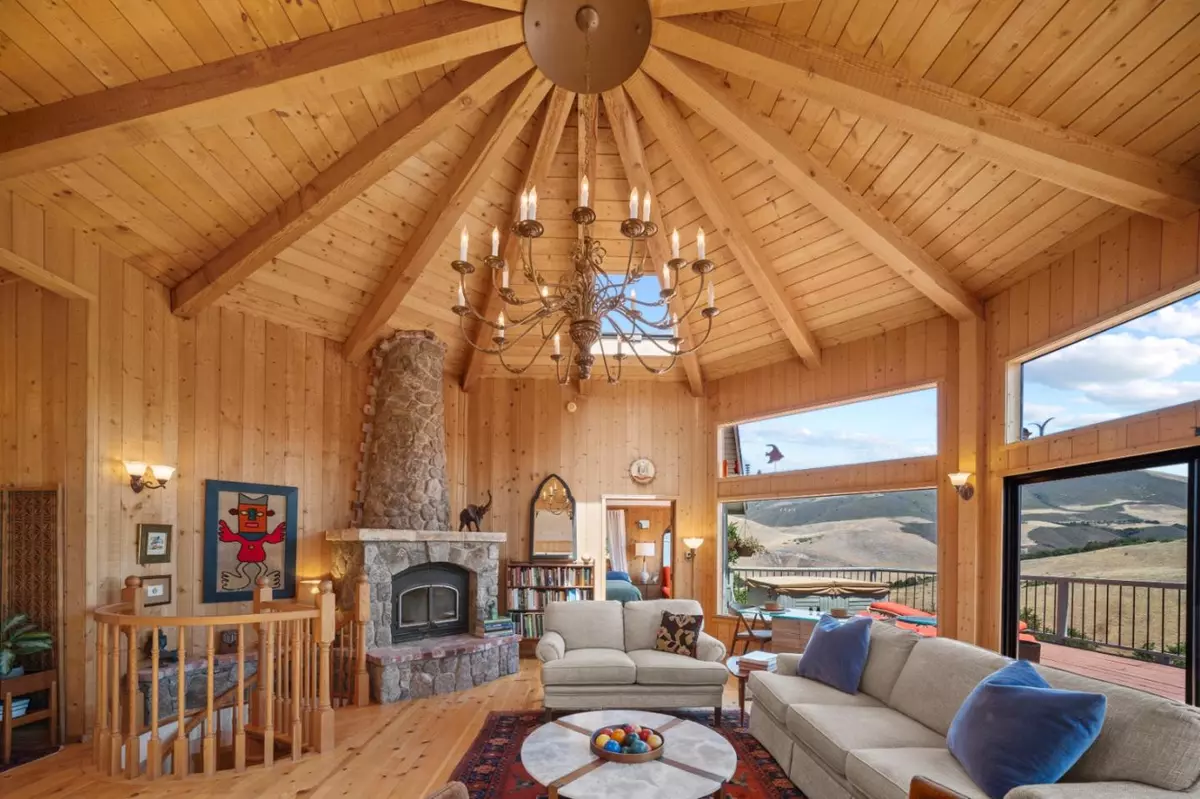 Carmel Valley, CA 93924,31420 Via La Naranga