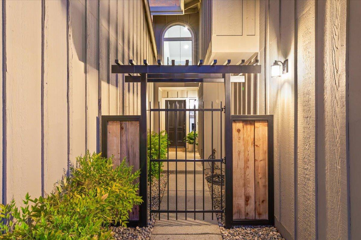 Morgan Hill, CA 95037,17380 Carriage Lamp Way