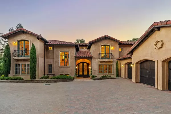 11860 Francemont Drive, Los Altos Hills, CA 94022