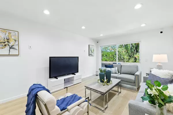 Palo Alto, CA 94303,2452 W Bayshore Road #Unit 6