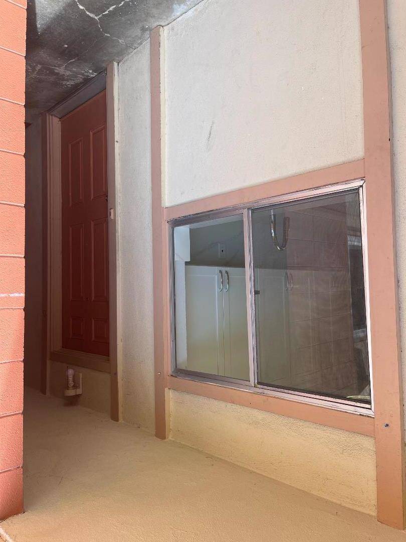 Hayward, CA 94544,27505 Tampa Avenue #8