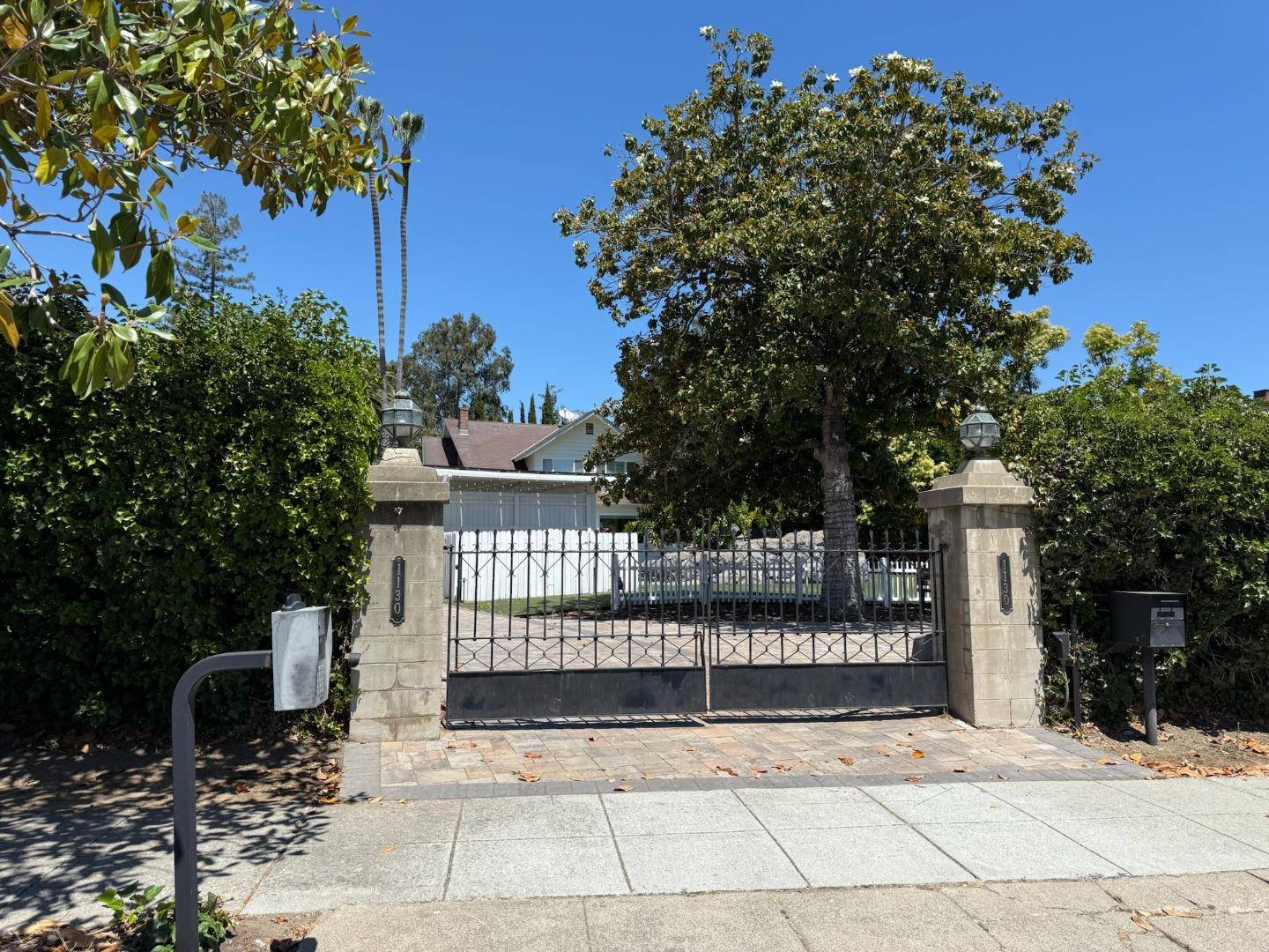 1130 Edgewood Road, Redwood City, CA 94062