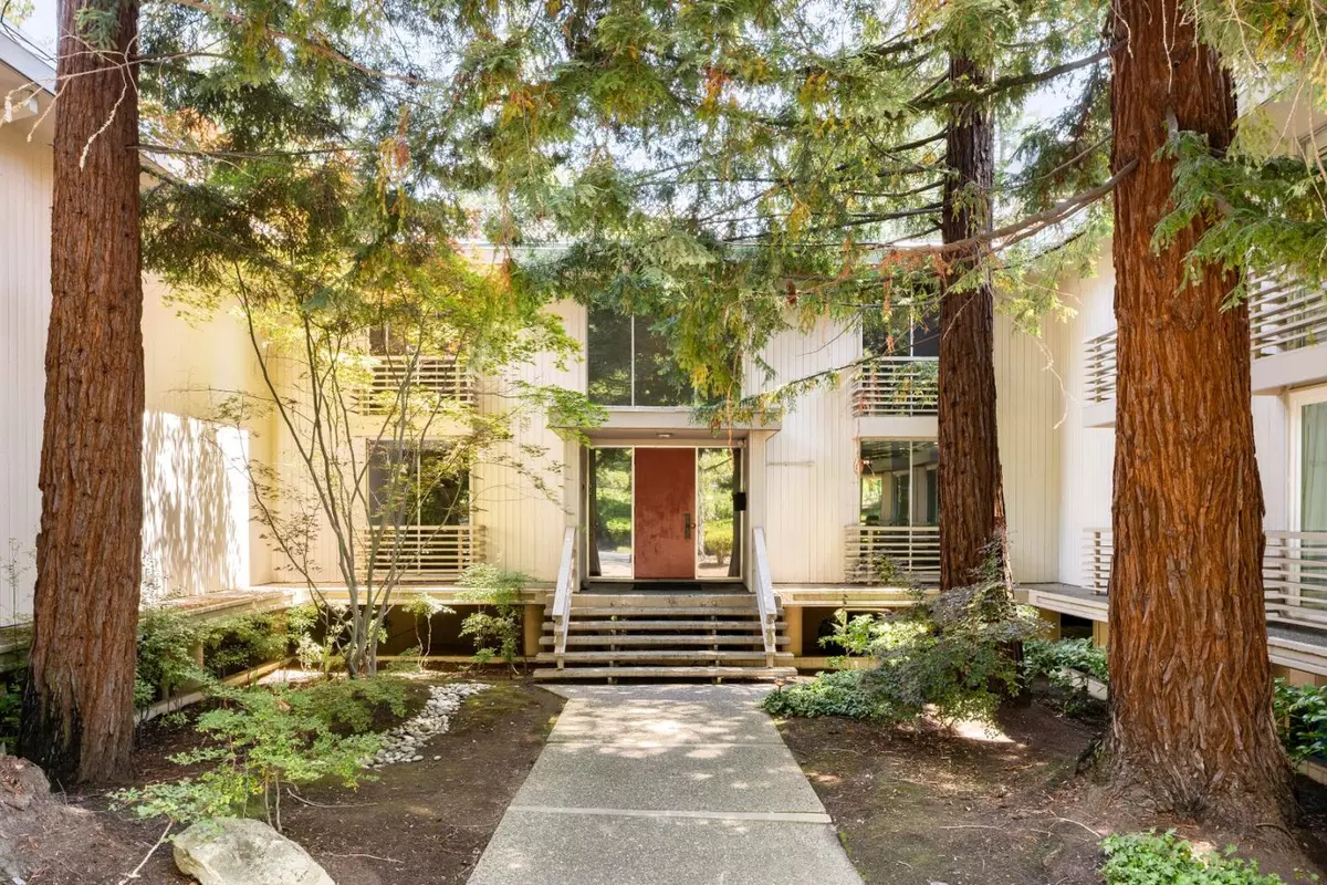 Menlo Park, CA 94025,1100 Sharon Park Drive #29