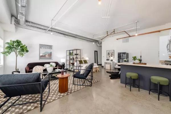 850 W Grand Avenue #D, Oakland, CA 94607