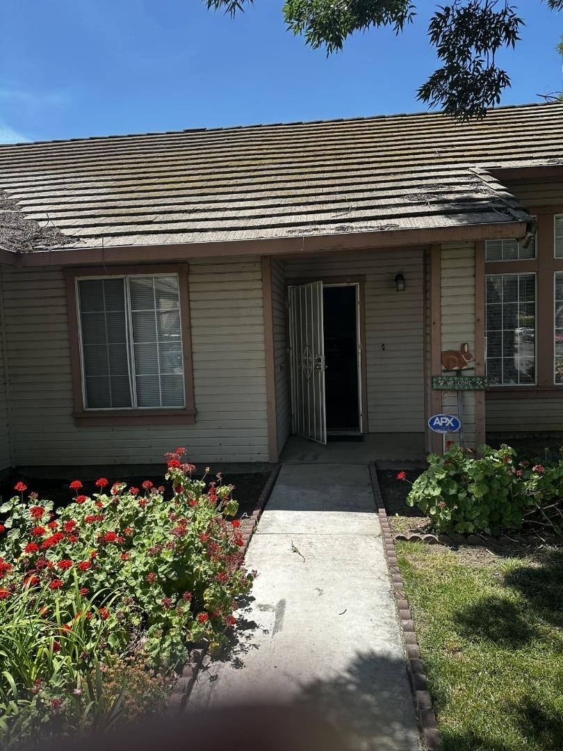 101 Citrus Avenue, Los Banos, CA 93635