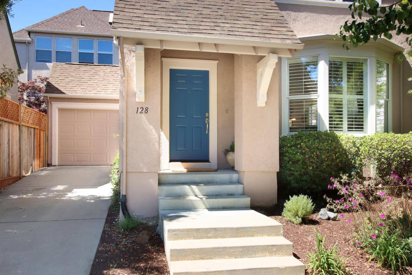Santa Cruz, CA 95060,128 Robinson Lane
