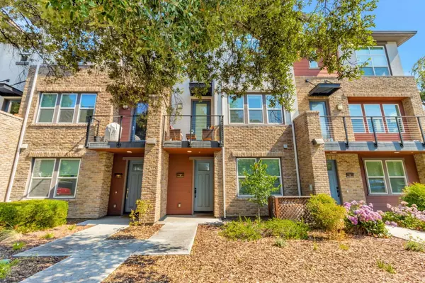 929 De Guigne Drive #4, Sunnyvale, CA 94085