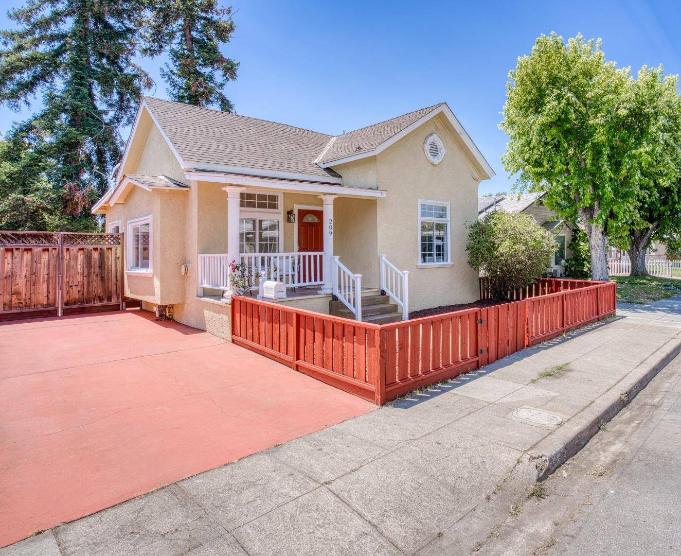 209 N 16th Street, San Jose, CA 95112