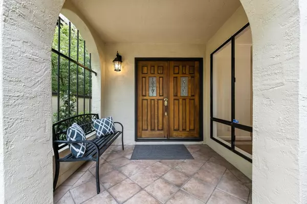 San Carlos, CA 94070,1102 Royal Lane
