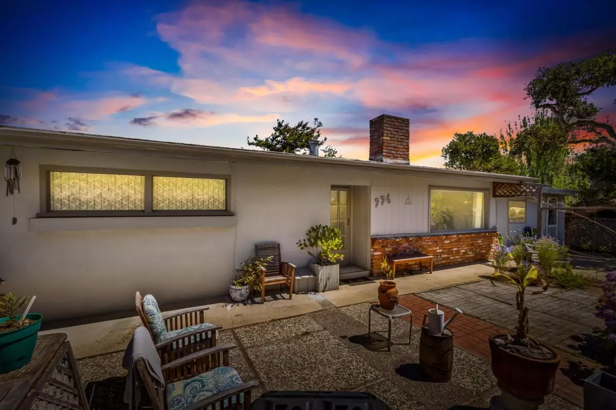 Del Rey Oaks, CA 93940,996 VIA VERDE