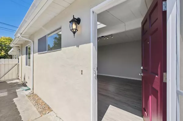 Palo Alto, CA 94306,3271 Alma Street