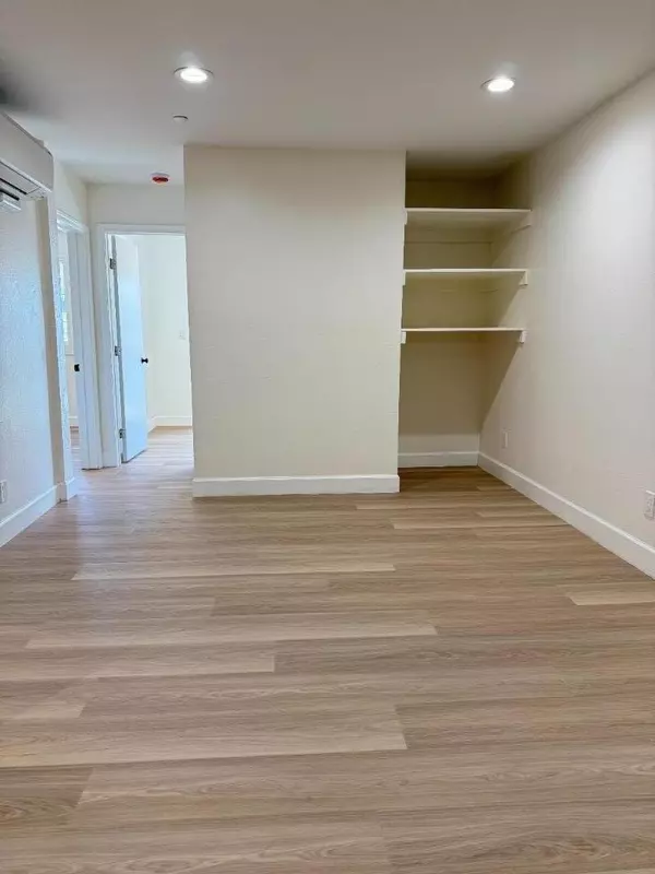 South San Francisco, CA 94080,318 3rd Lane #A