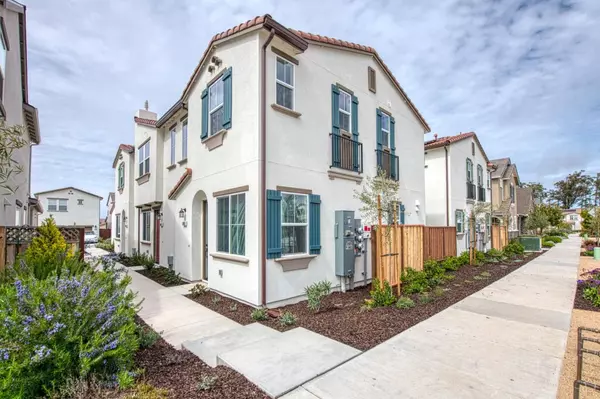 451 Weldon Way #D, Marina, CA 93933