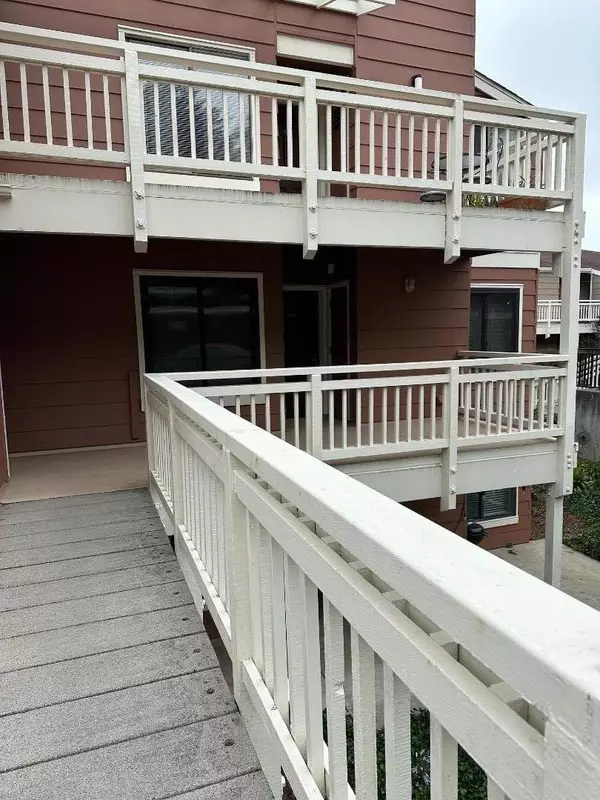 San Francisco, CA 94134,808 Red Leaf Court