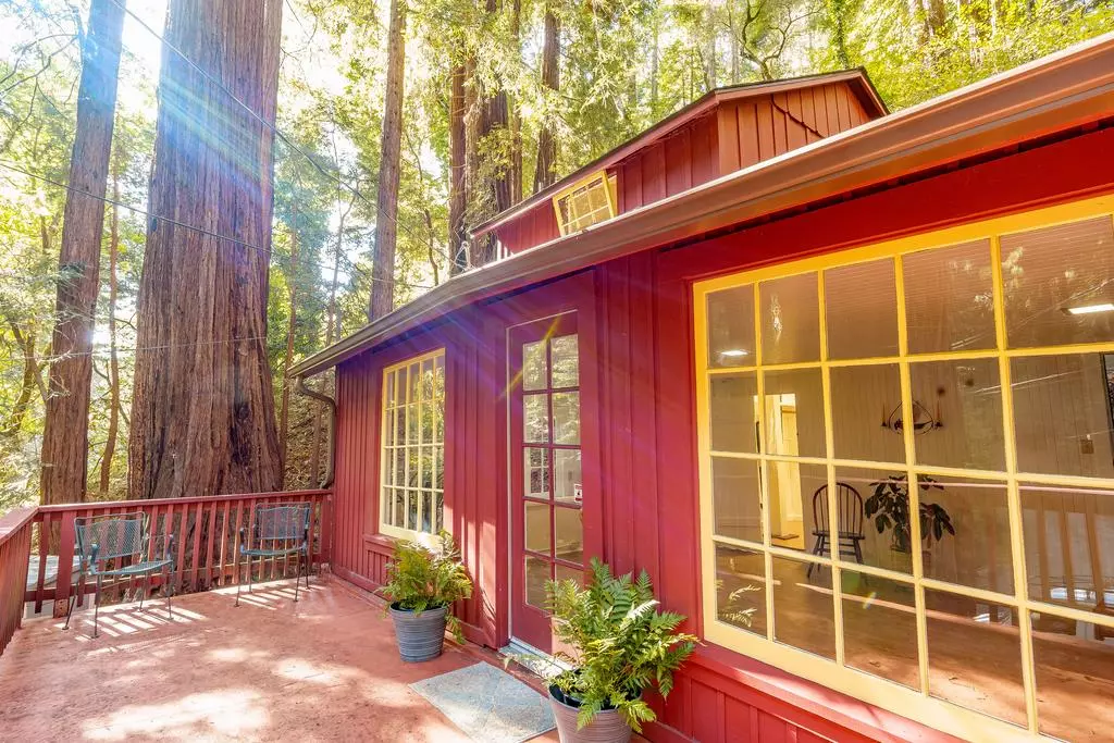 Aptos, CA 95003,2001 Cathedral