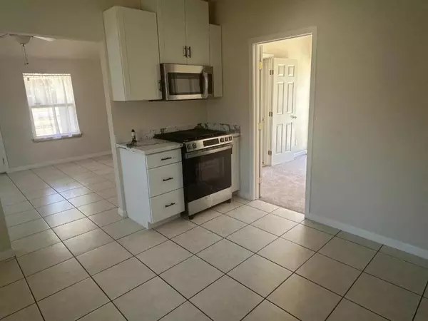 Greenfield, CA 93927,412 7th Street
