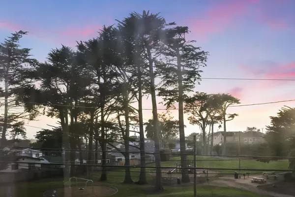 Pacifica, CA 94044,301 Channing Way