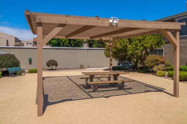 Monterey, CA 93940,820 Casanova Avenue #33