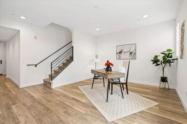 Oakland, CA 94607,1307 Pullman Way