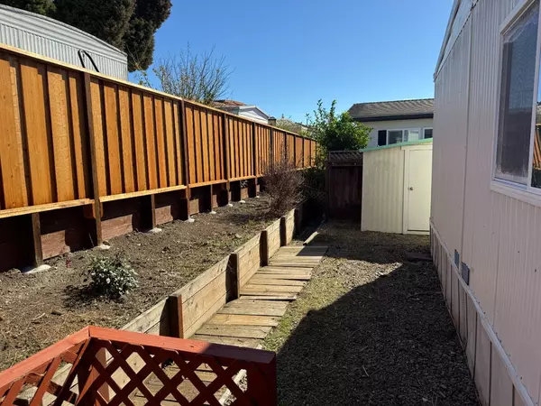 Capitola, CA 95010,4425 Clares #7