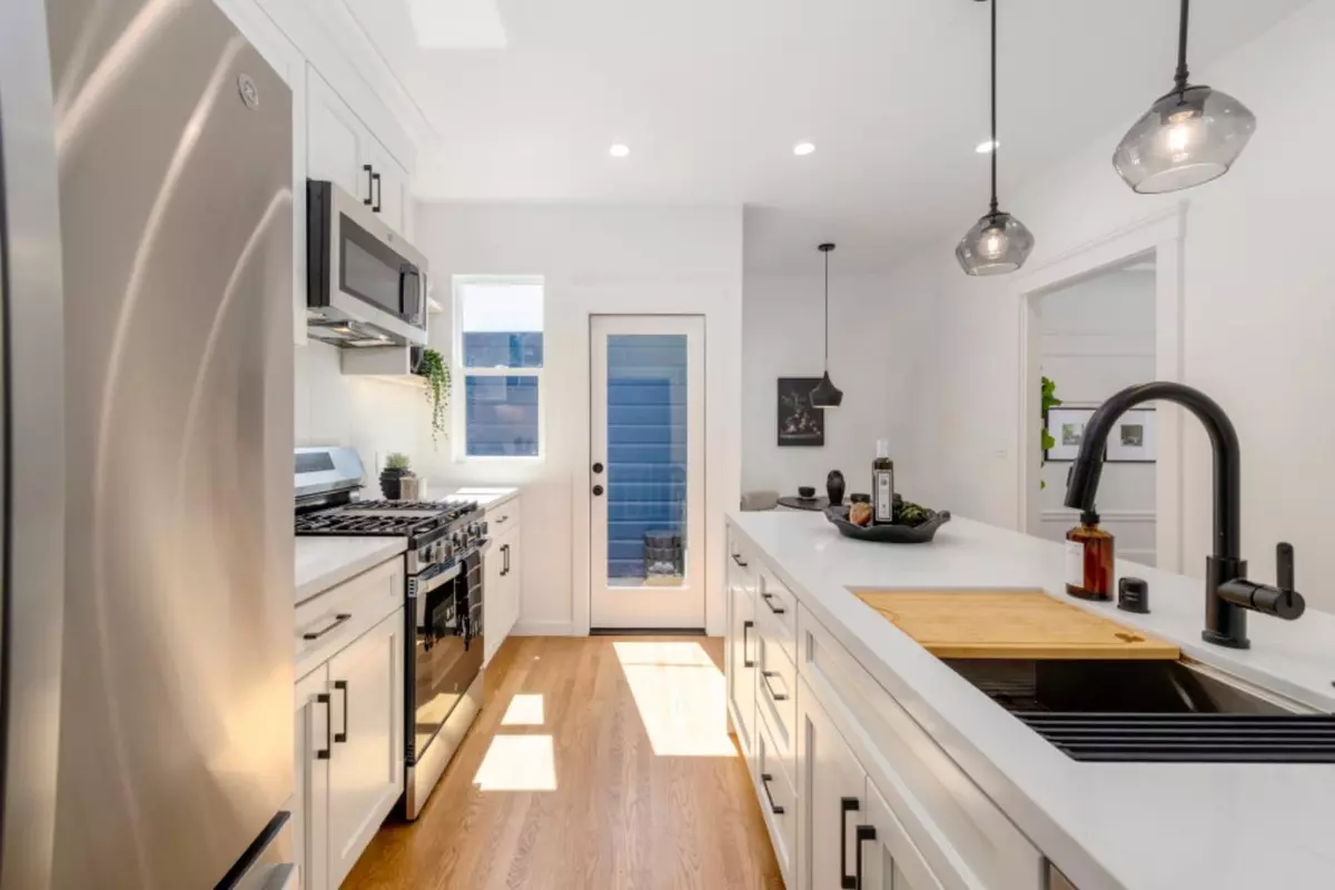 San Francisco, CA 94124,76 Bayview Street