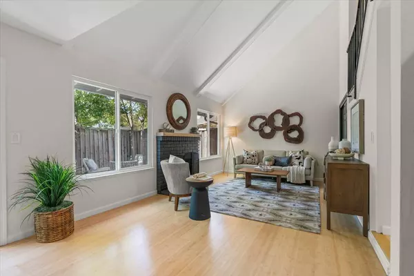 Los Gatos, CA 95032,535 Pine Wood Lane