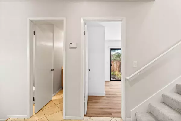 Mountain View, CA 94043,1993 Plymouth Street #11