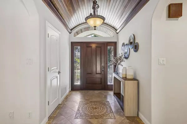 Saratoga, CA 95070,19521 Tweed Court