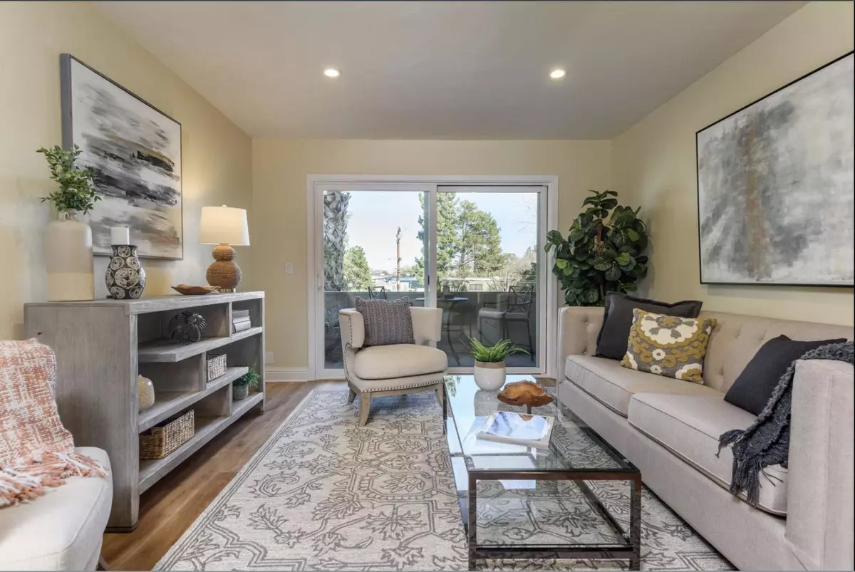Redwood City, CA 94061,1458 Hudson Street #208