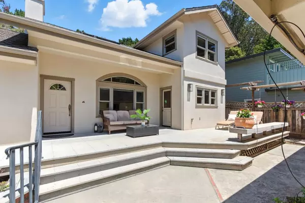 890 Pinetree Lane, Aptos, CA 95003