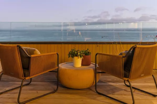 Santa Cruz, CA 95060,1122 W Cliff Drive